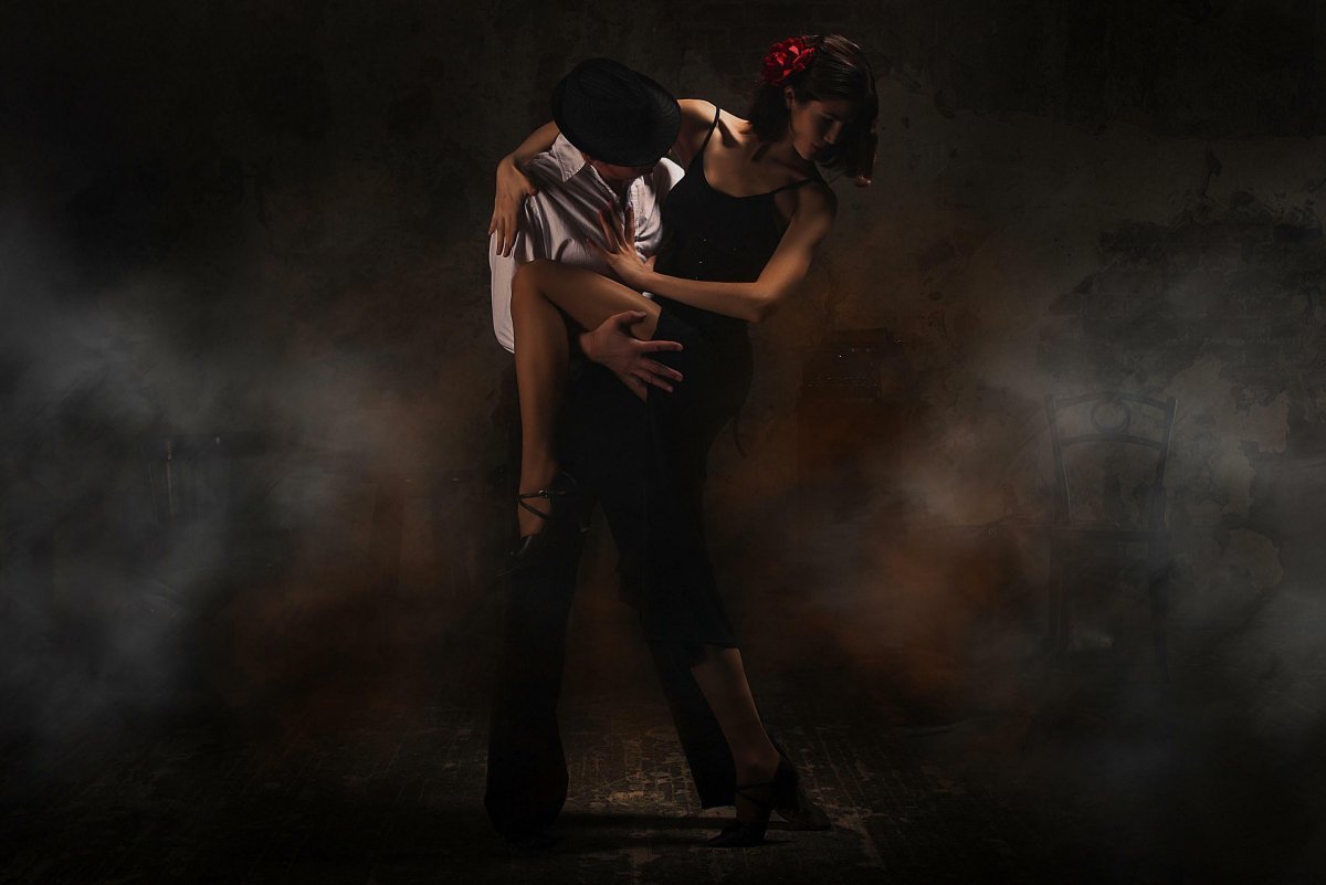 Танцуют медленный танец