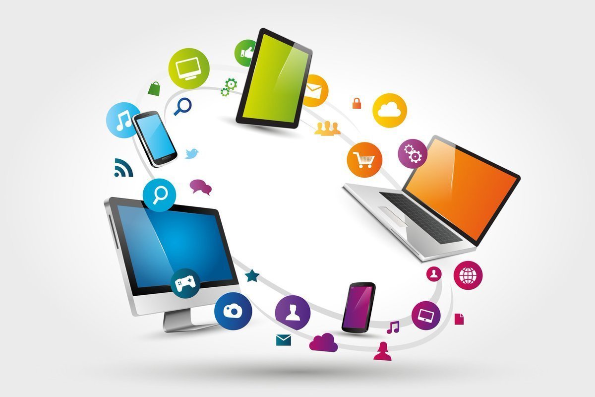 Компьютерные технологии на белом фоне