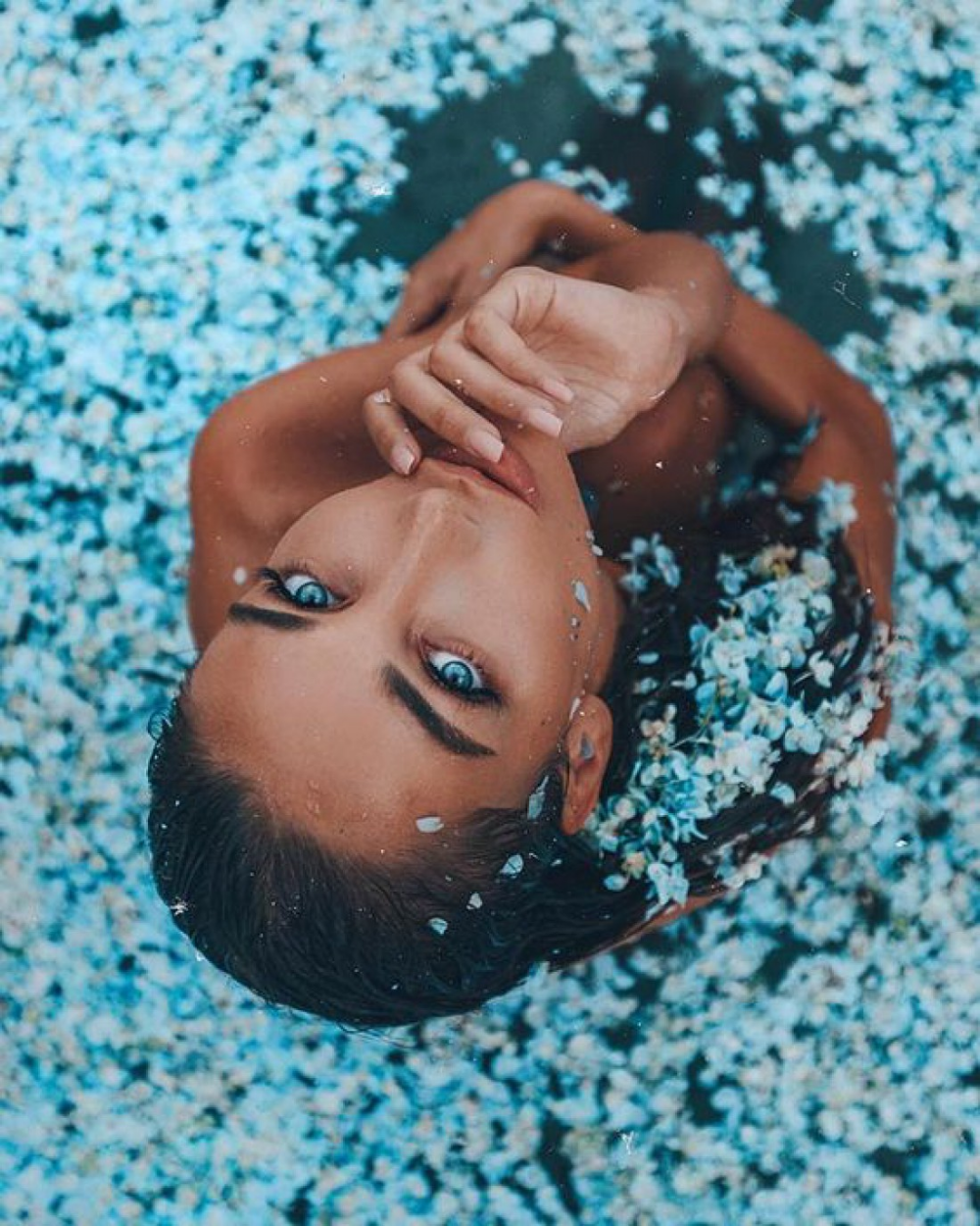 Необычная фотосессия на море