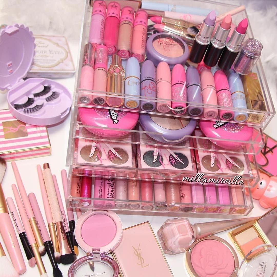 Розовая косметика