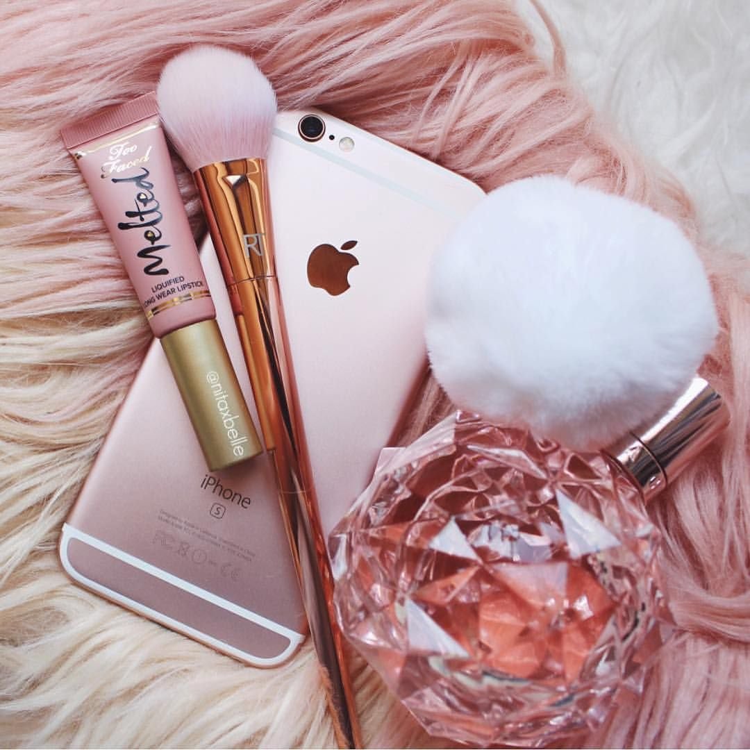 Розовые вещи для эстетики