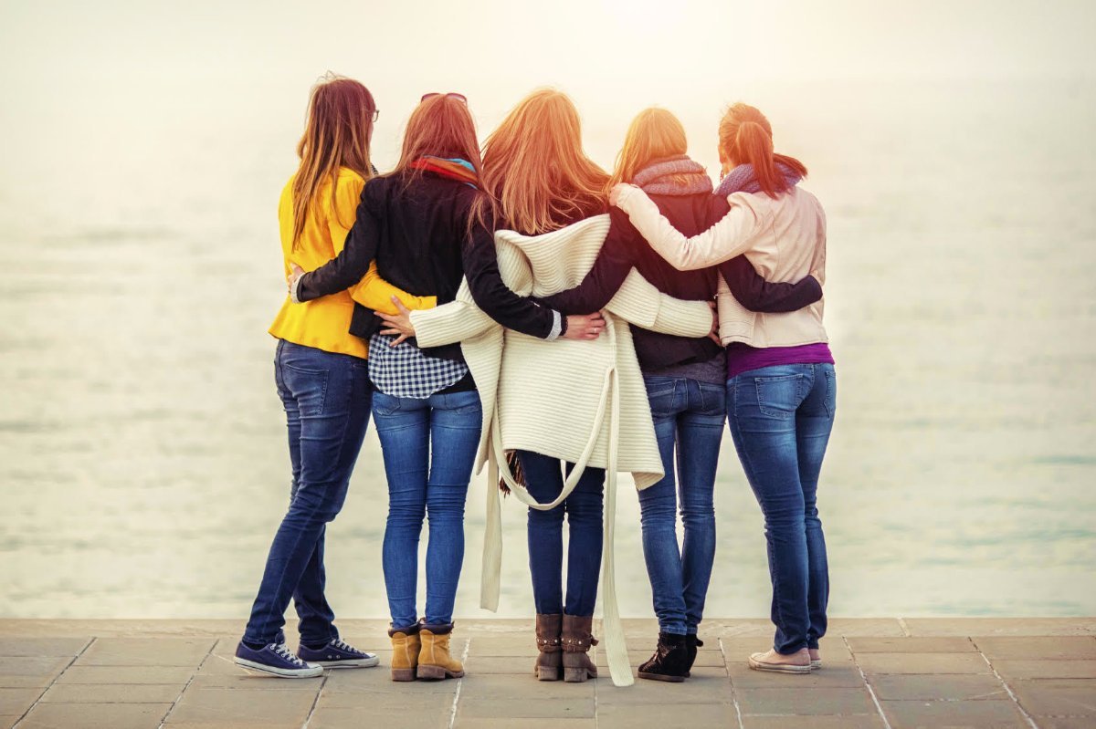 Много подруг