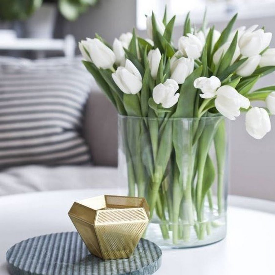 Букет тюльпанов в вазе