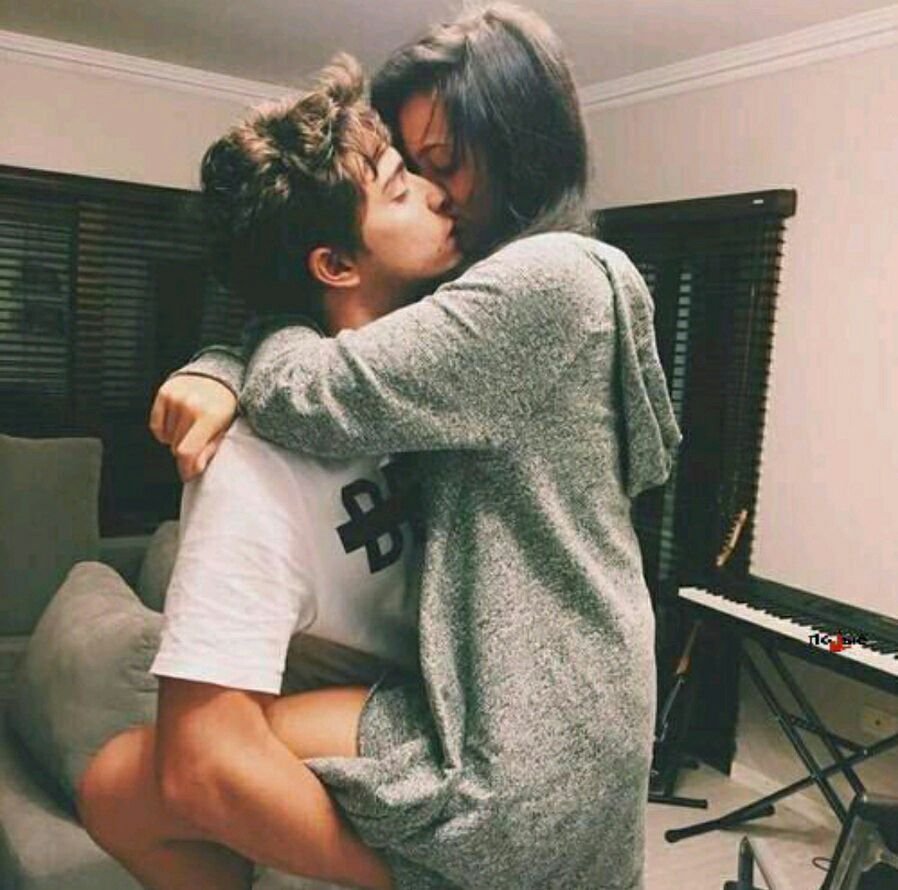 Пары девушка с каре