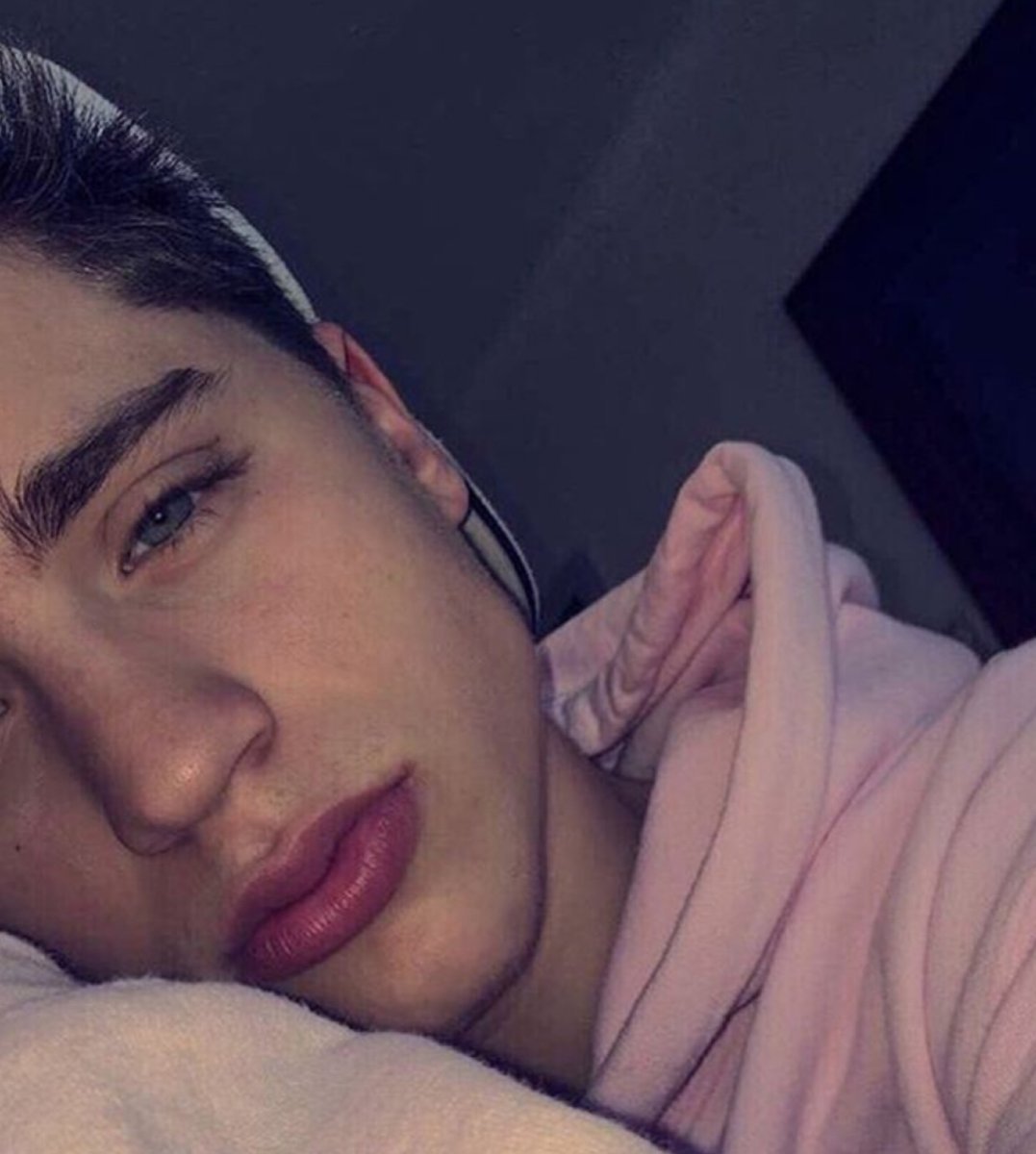 Милые малыши мальчики