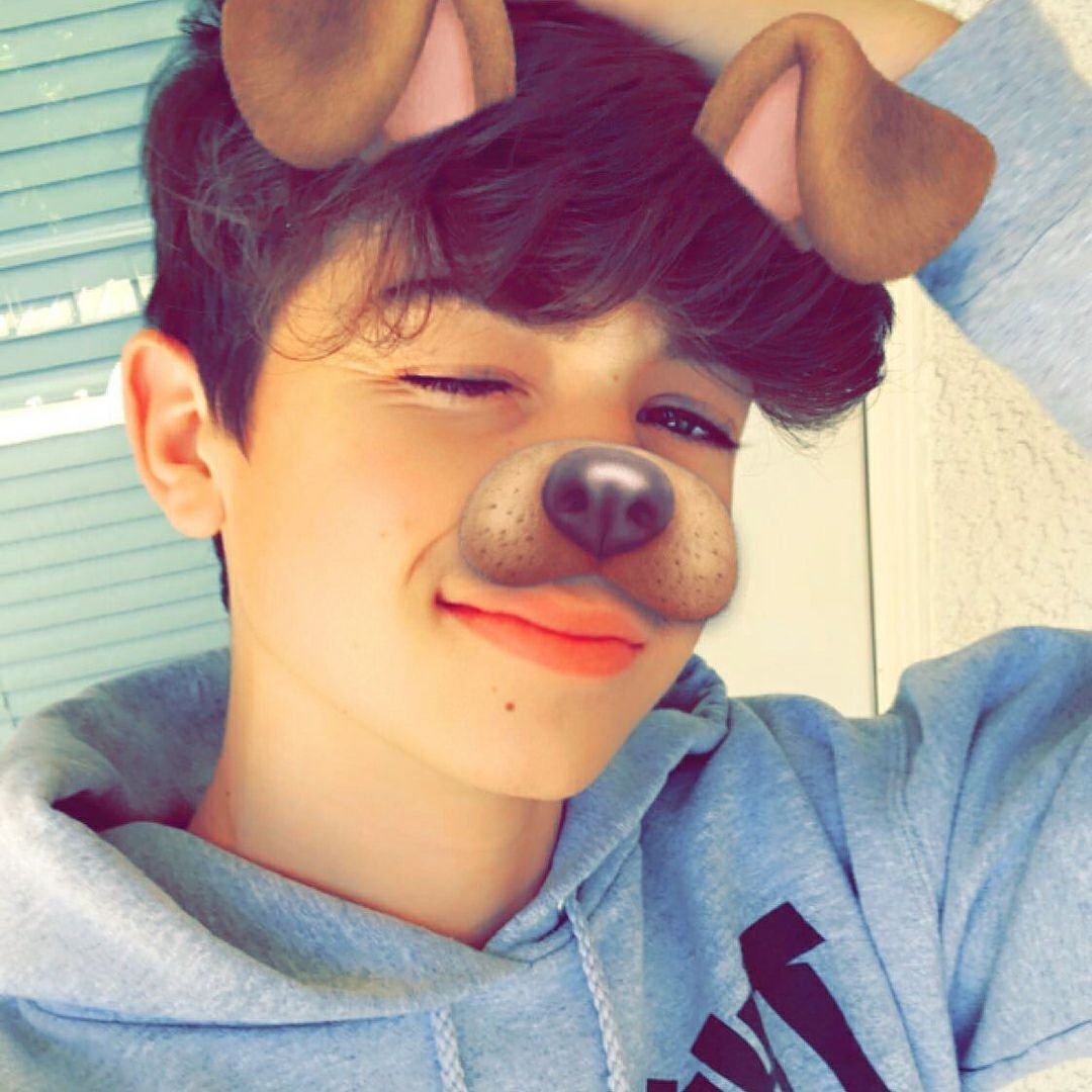 Спящий Manu Rios