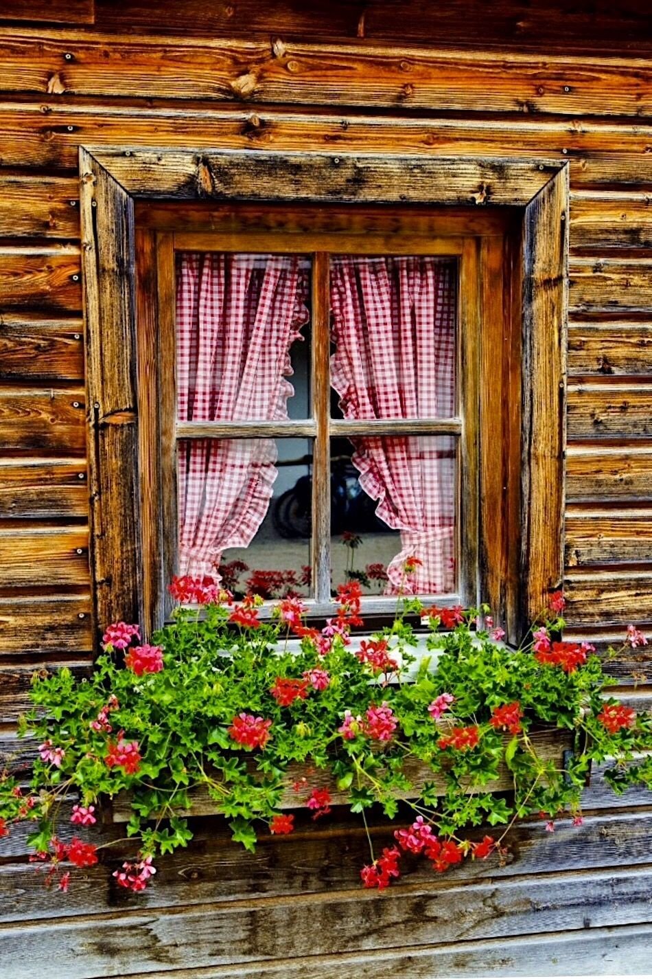 Деревенское окно
