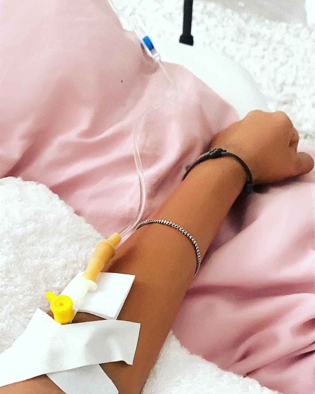 В БОЛЬНИЦЕПОД капельнийцкй