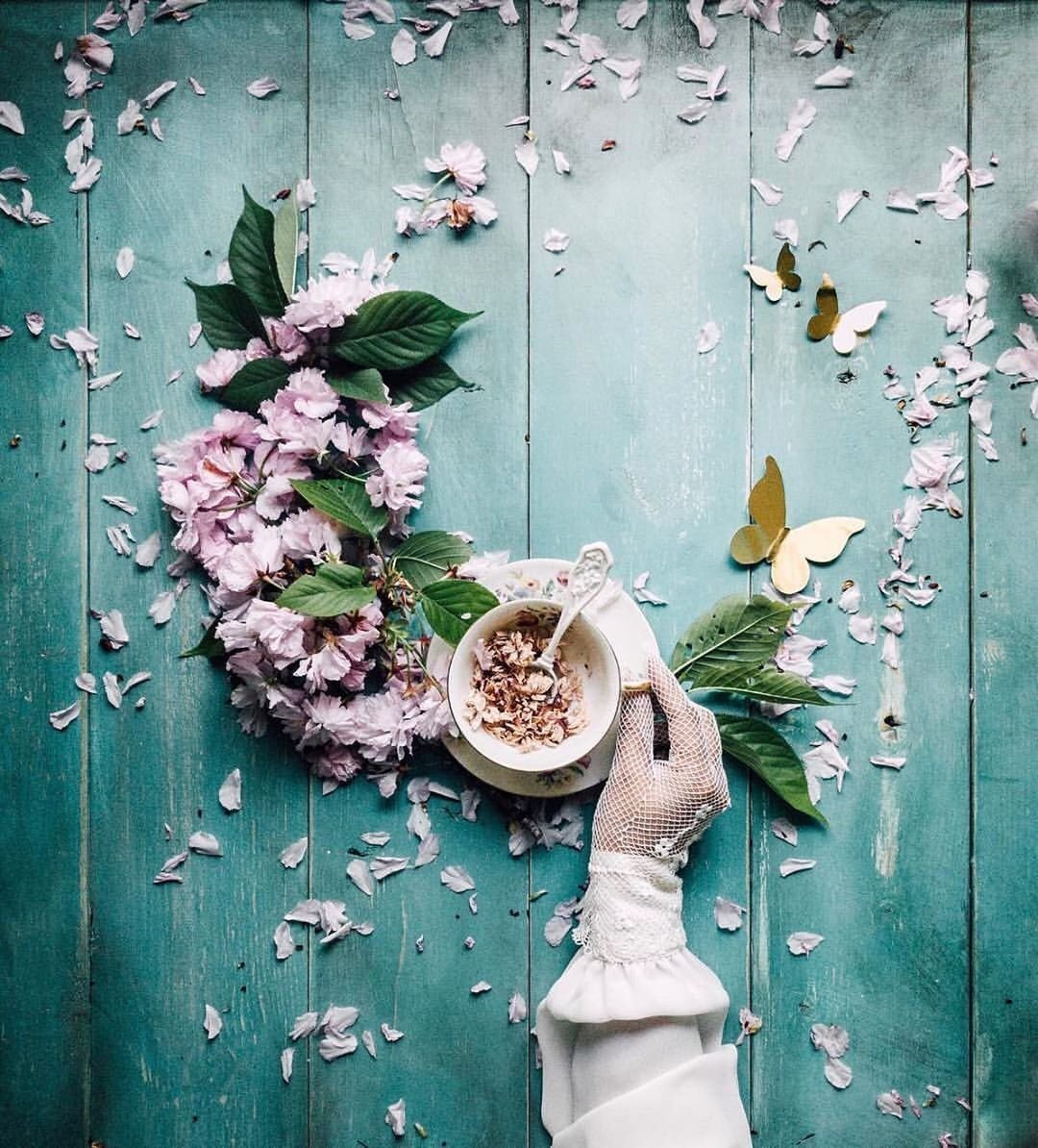 Девушка кофе цветы