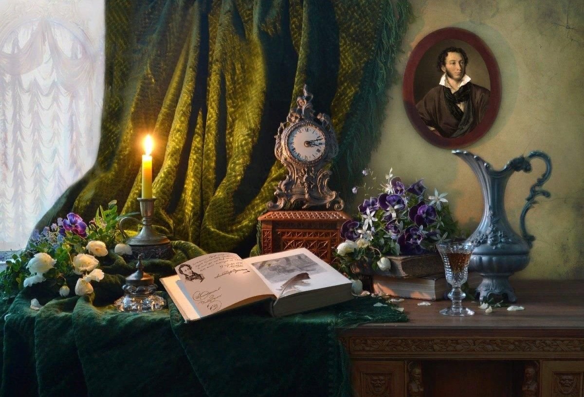 Письменный стол писателя