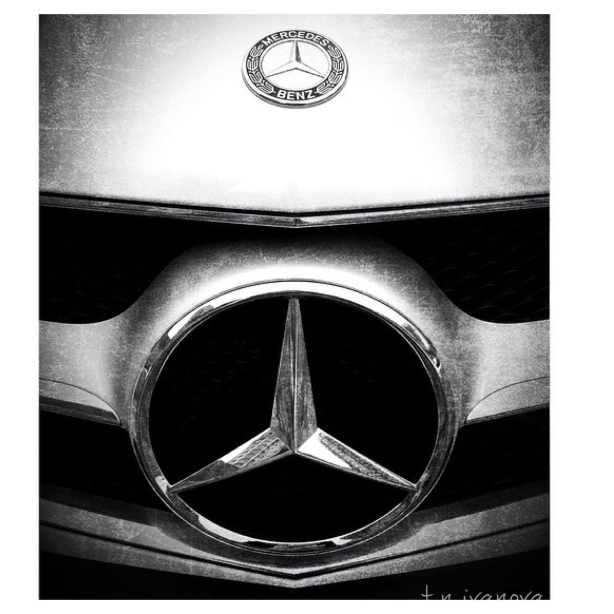 Знак Мерседеса по клеточкам