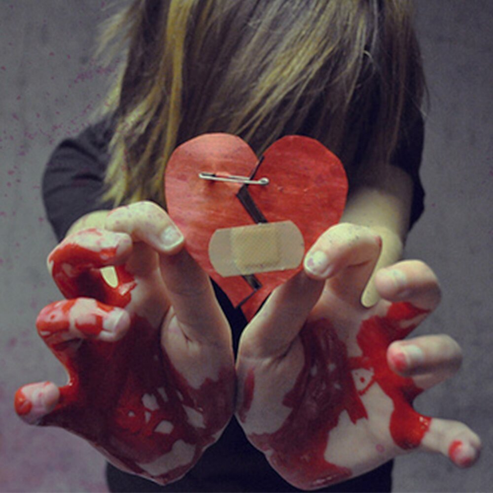 Рисунки с разбитым сердцем