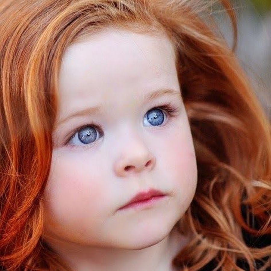 Рыжеволосая девочка