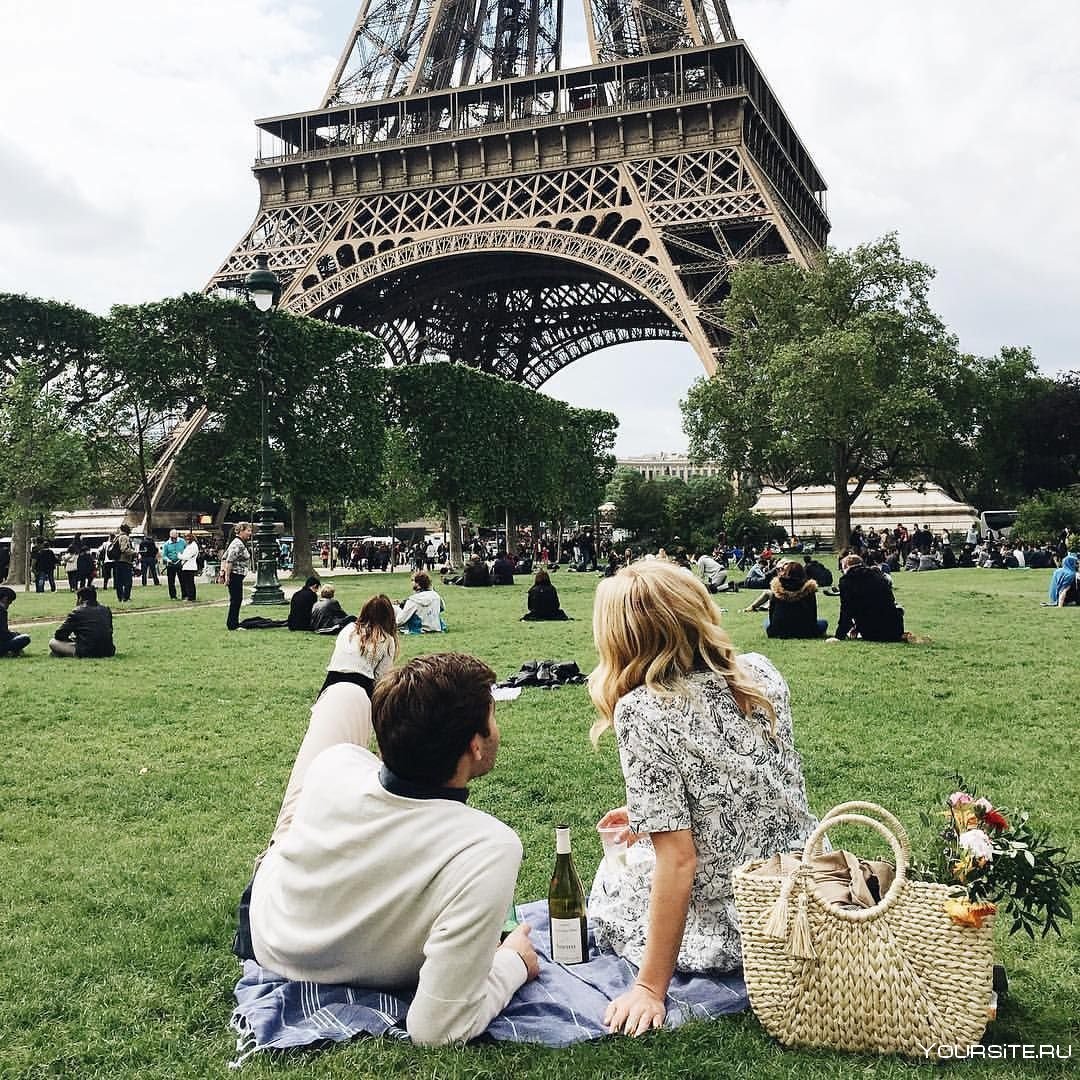 Туристы во Франции