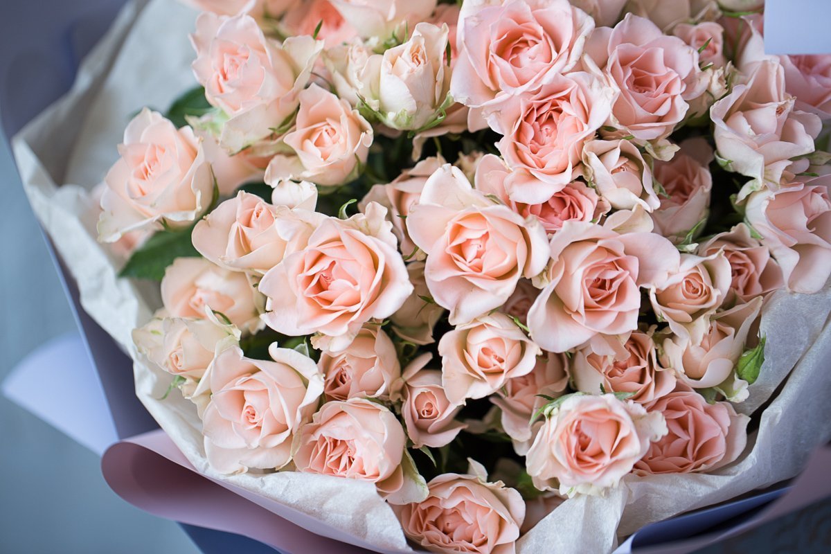 Шикарный букет чайных роз