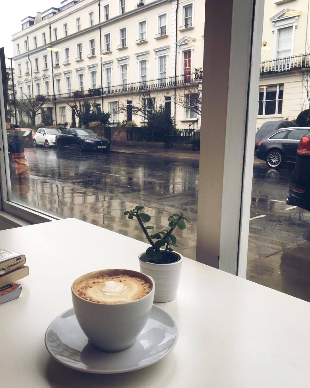 Вид из окна кофейни