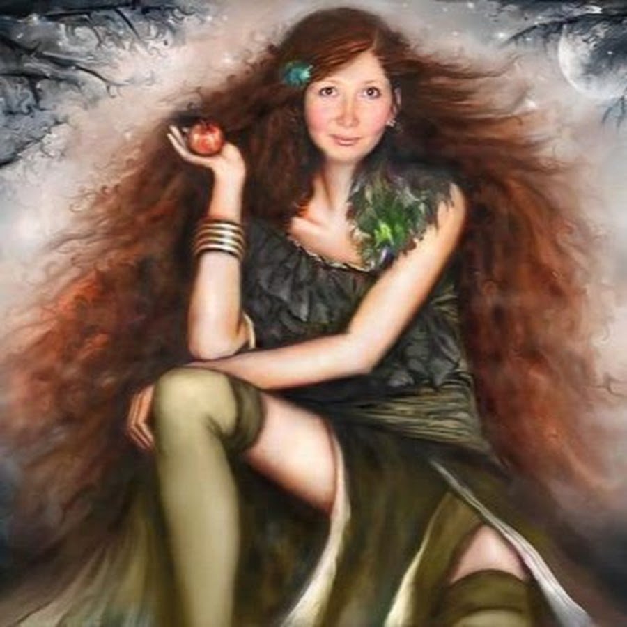 Ведьма с рыжими волосами и зелеными глазами
