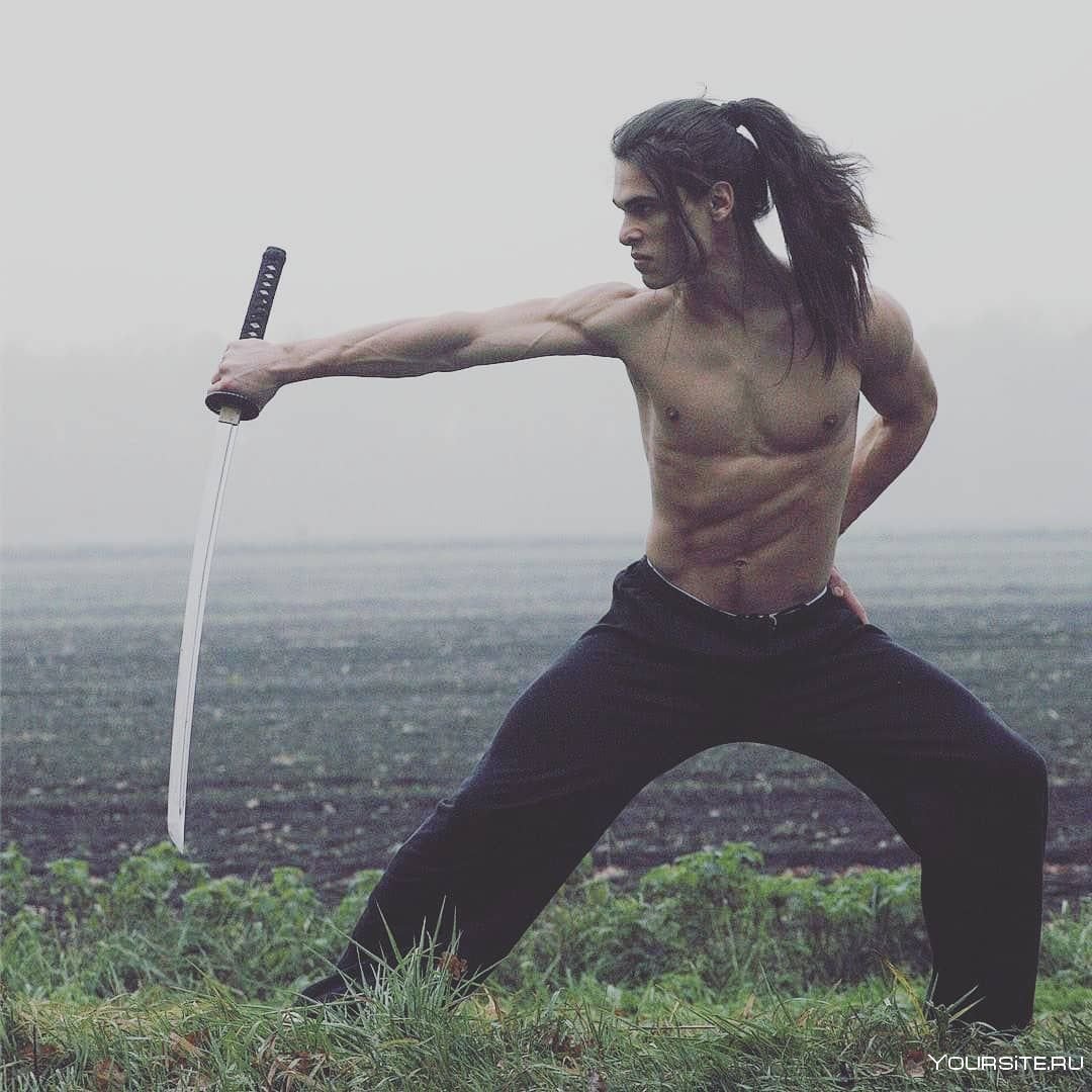 Человек с катаной