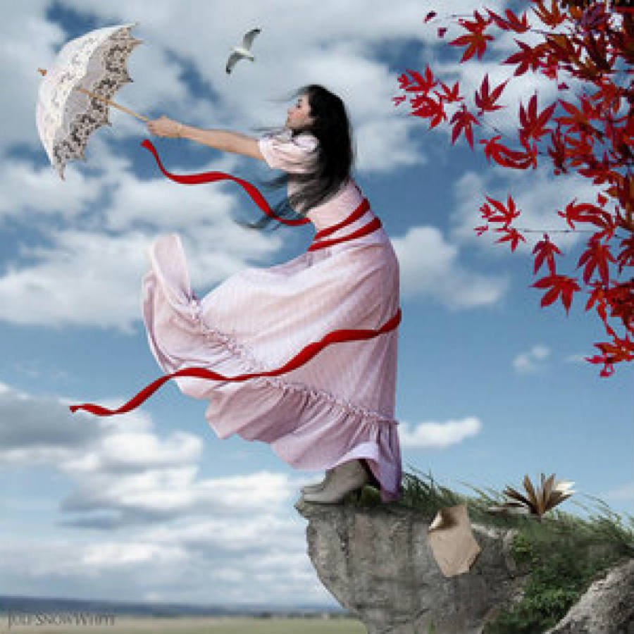 Девушка на ветру