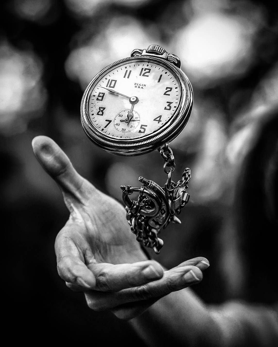 Человек часы