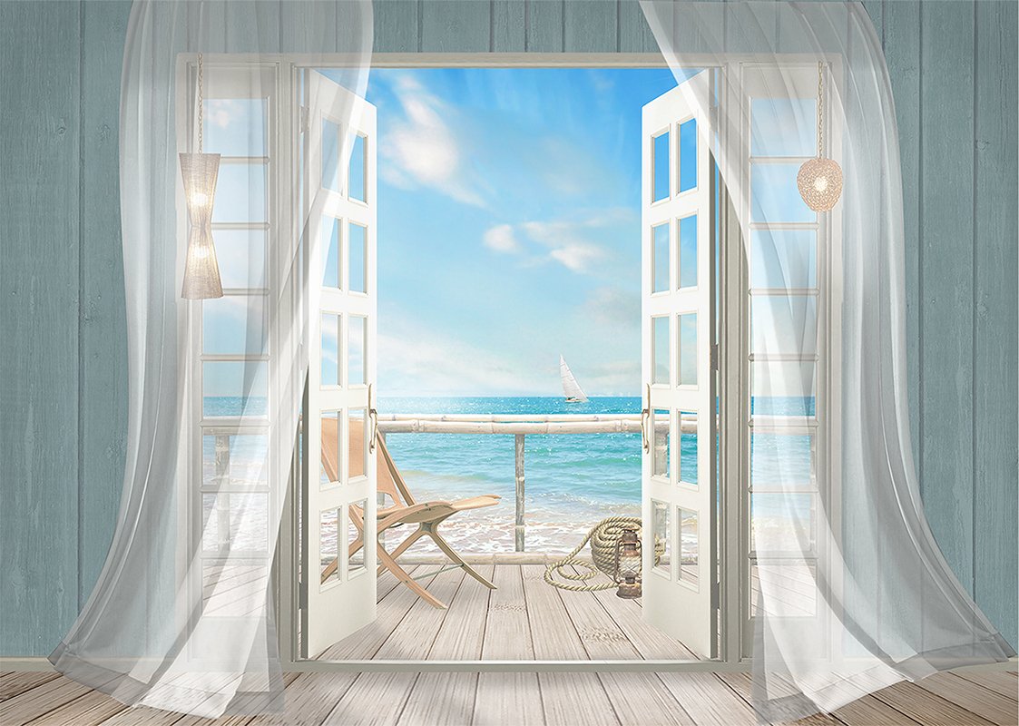 Открытое окно с видом на море