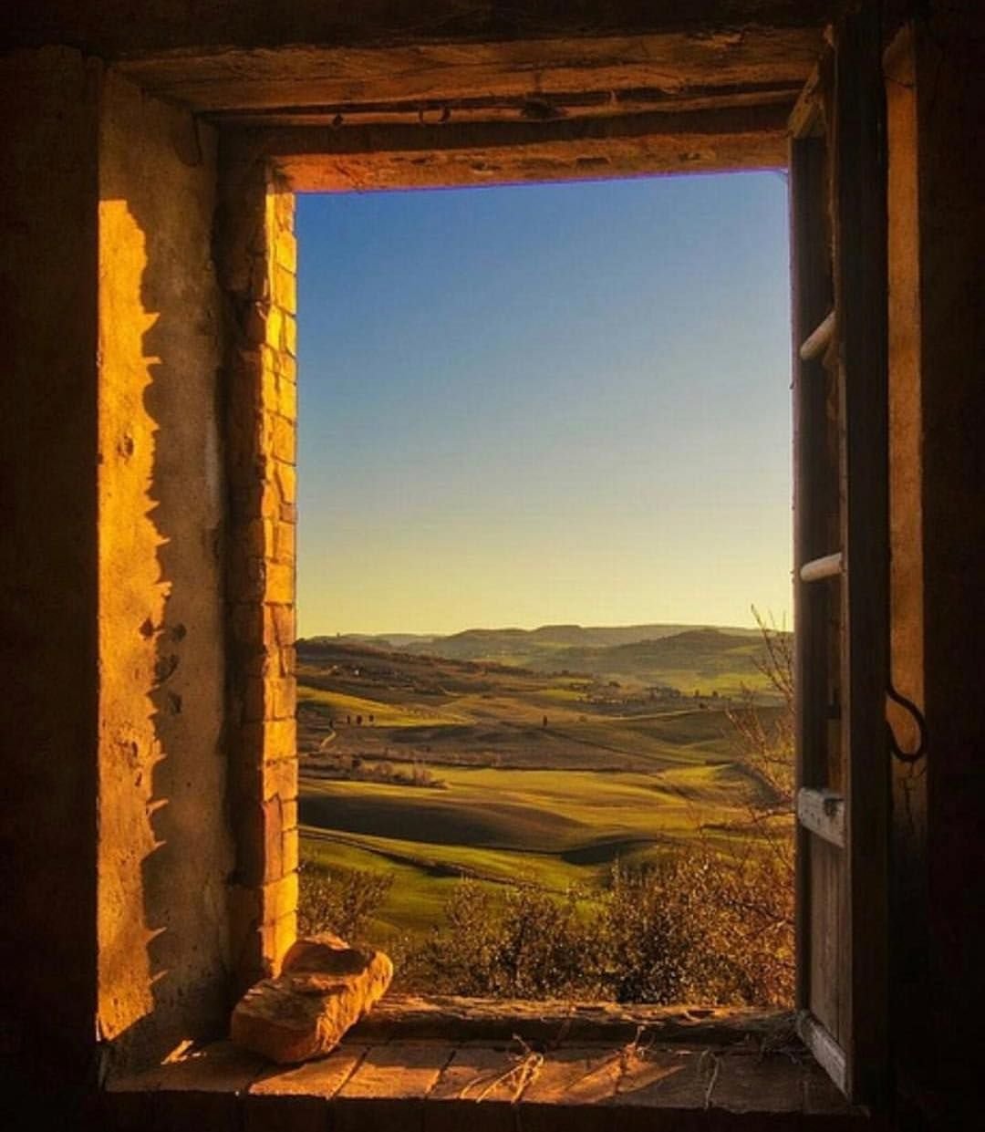 Пейзаж в окне