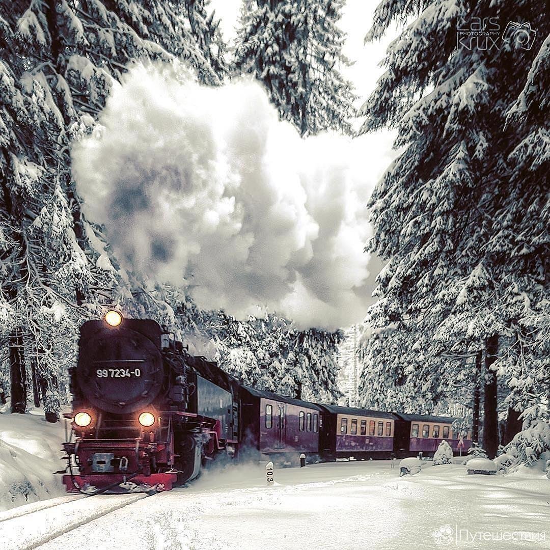 Поезд Хогвартс экспресс зима