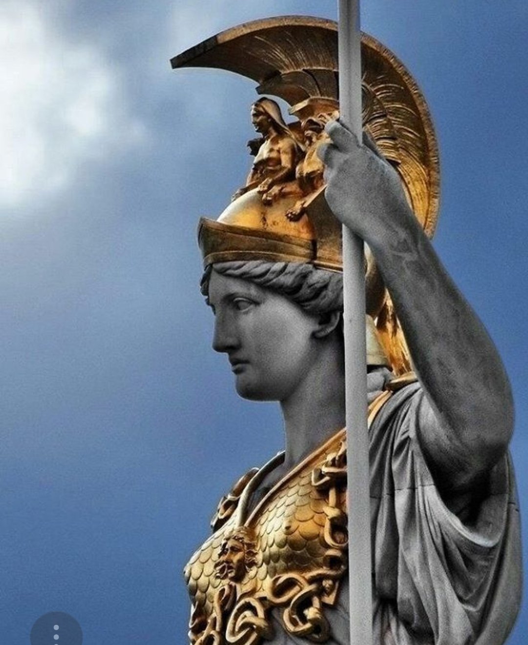 Богиня войны в греции. Афина-Паллада (Минерва). Афина Паллада богиня древней Греции. Афина Паллада статуя. Афина Паллада богиня статуя.