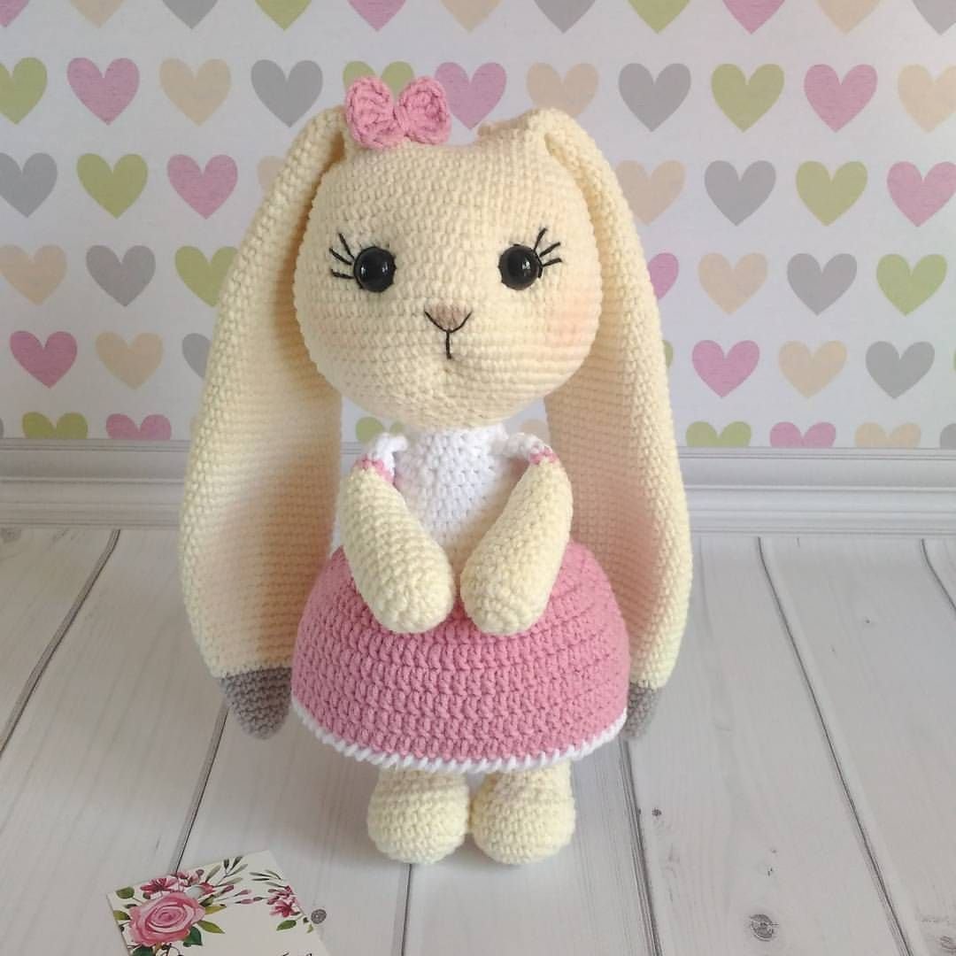 Зайка амигуруми