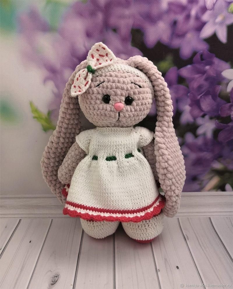 Вязаный заяц