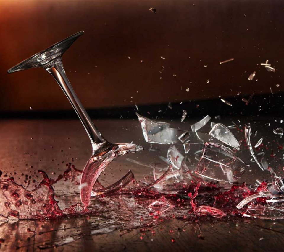 Разбитый стакан