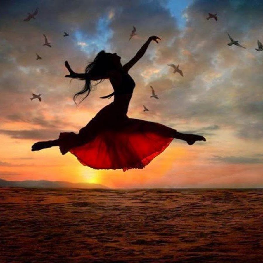 Девушка в полёте