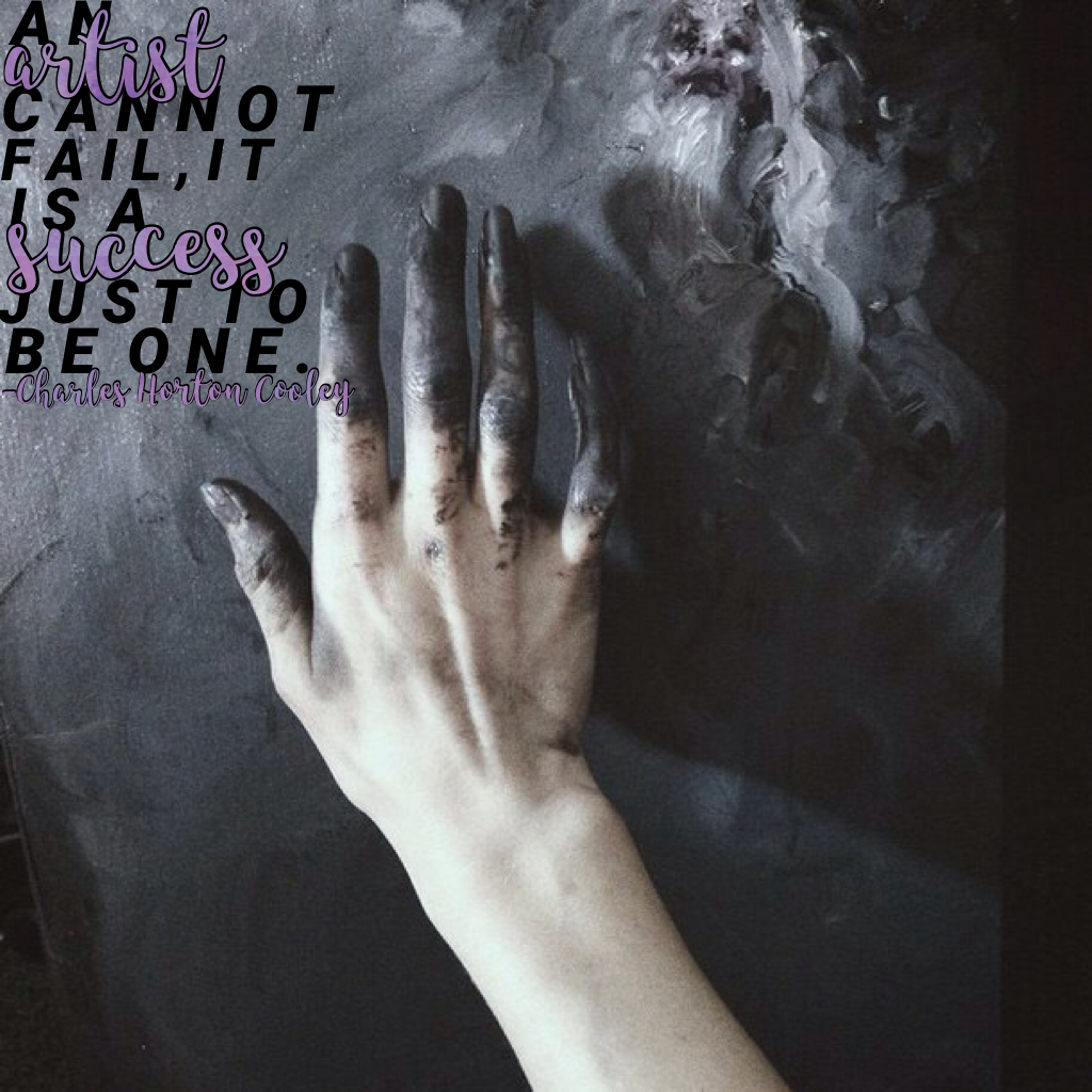 Руки в черной краске Эстетика