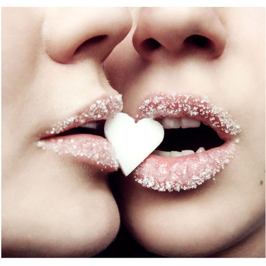 Поцелуй губы в губы