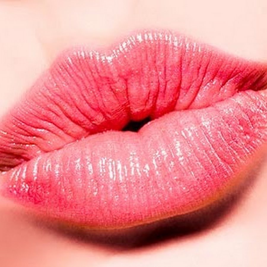 Губы поцелуйчик