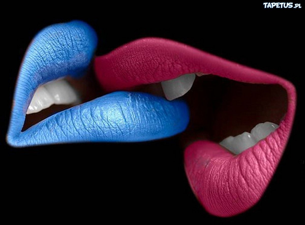 Мужские губы смайлик