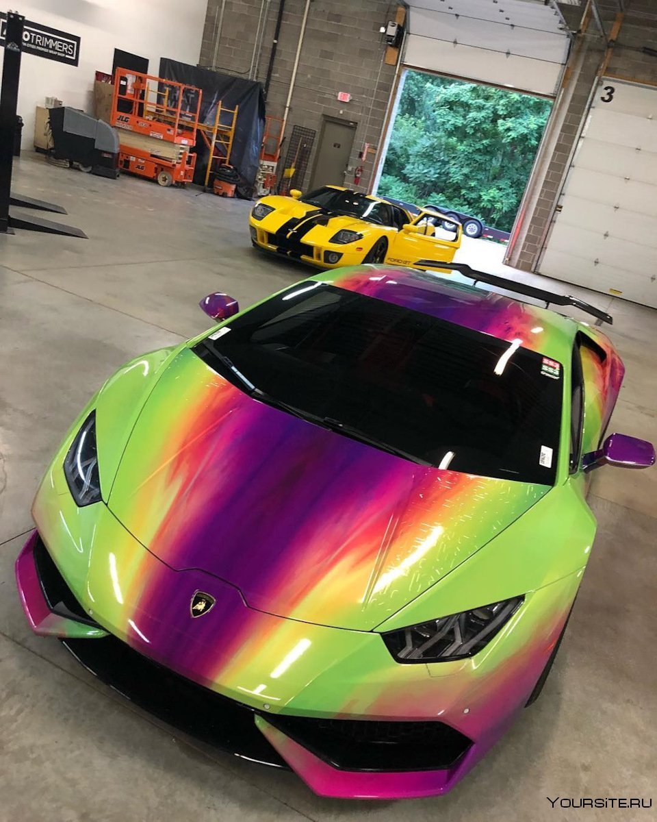 Разноцветные автомобили