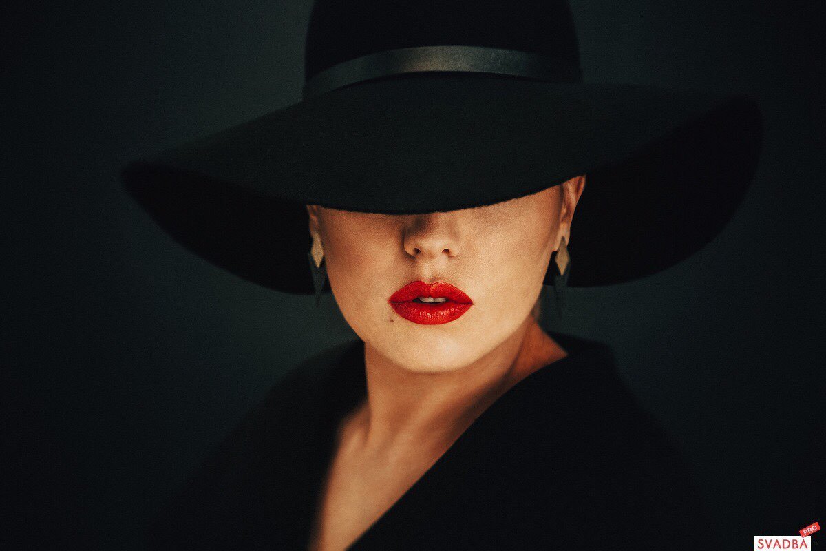 Дама в шляпке