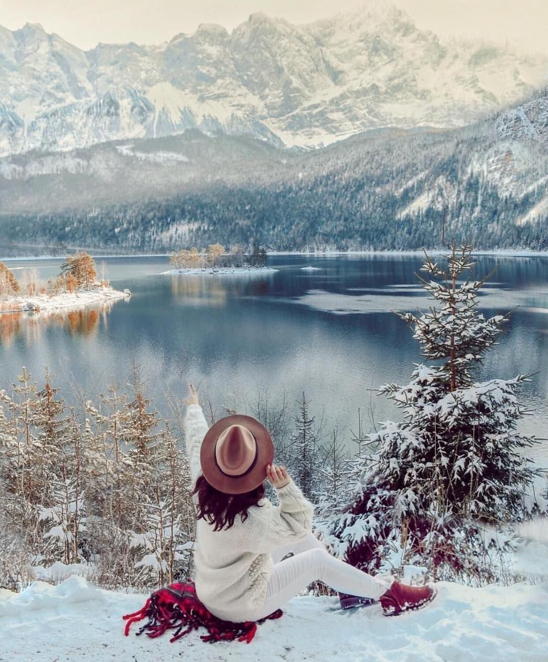 Снег в ладошках