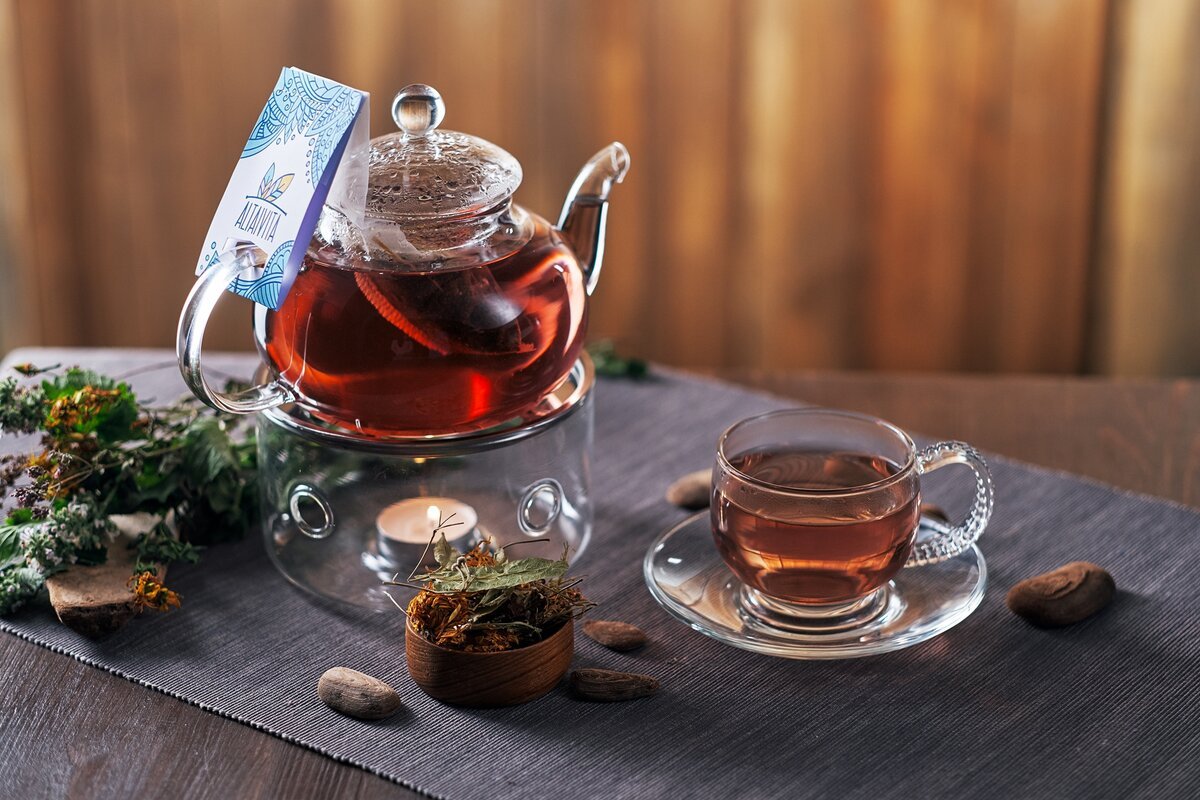 Красивое чаепитие картинки. Чай в чайнике. Красивый чай. Красивый чай в чайнике. Чайник с чаем.