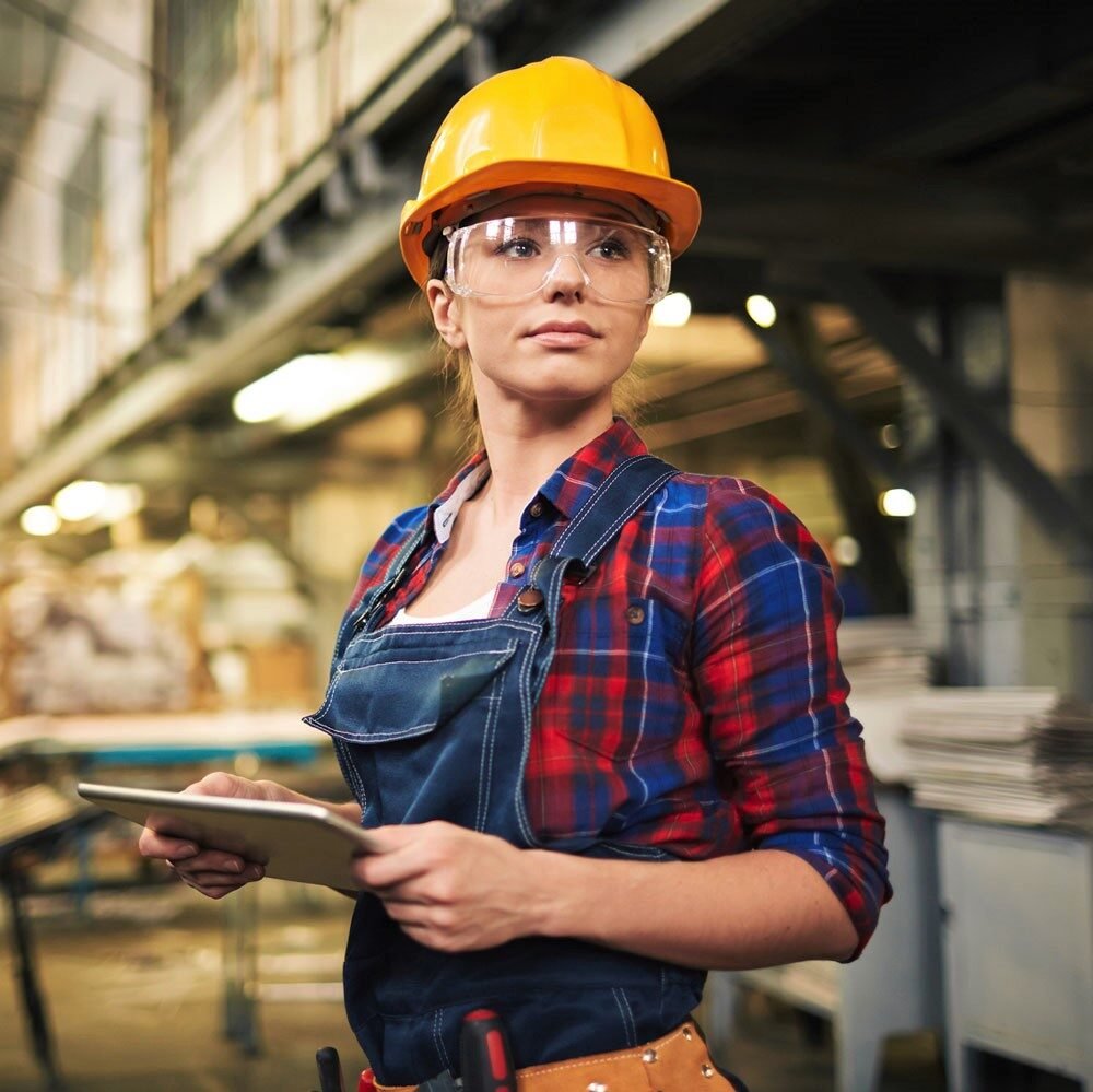 Люди на производстве