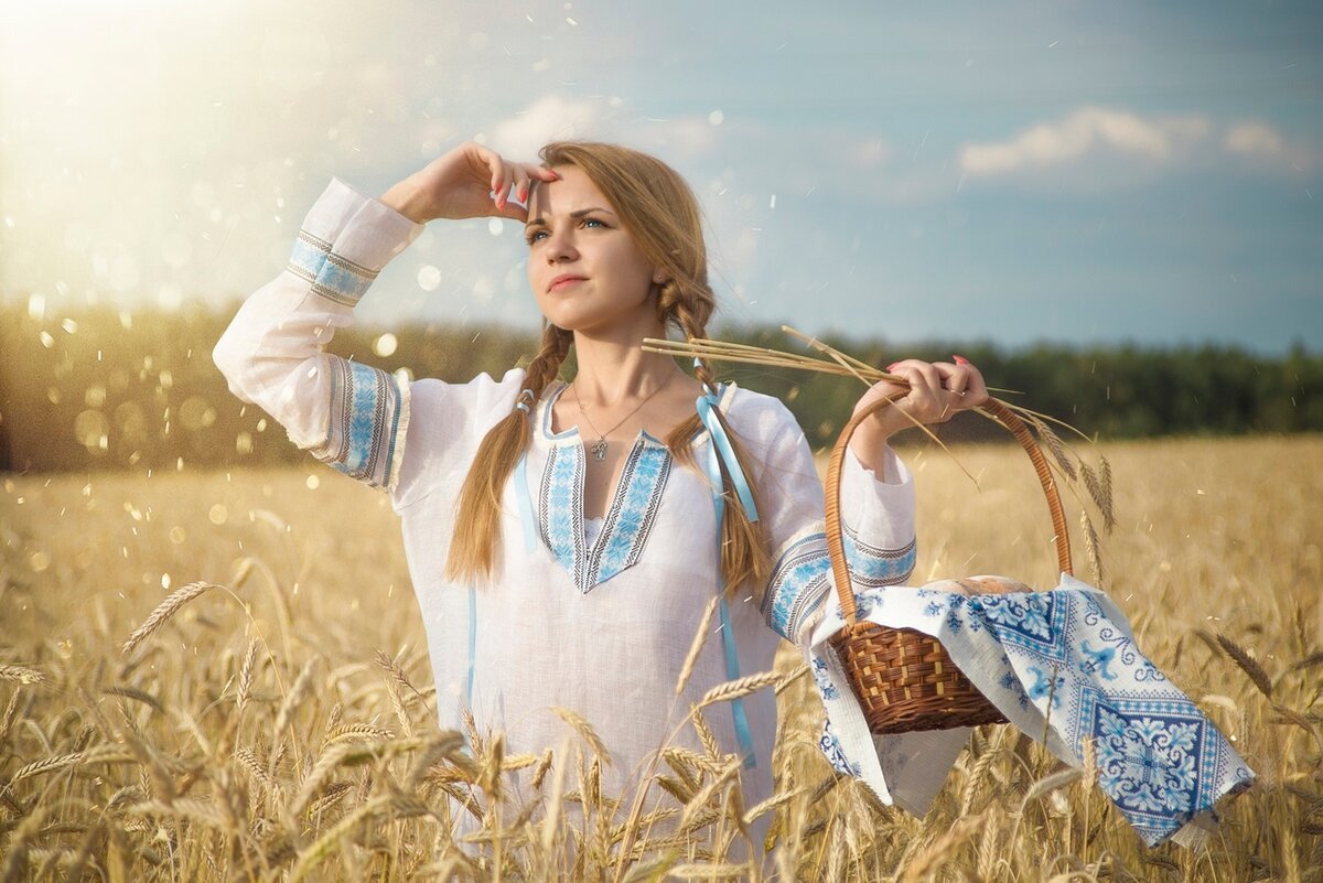 Девушка Славянка