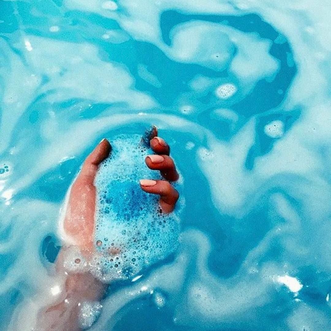 Бомба для ванны в воде