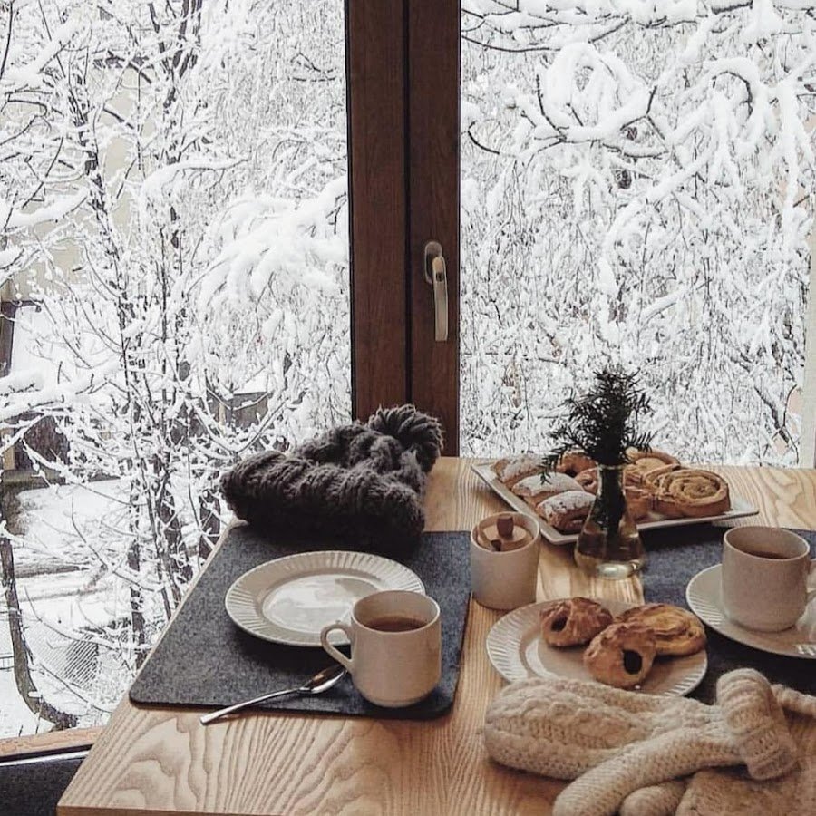 Дома уютно а за окном зима очень красиво