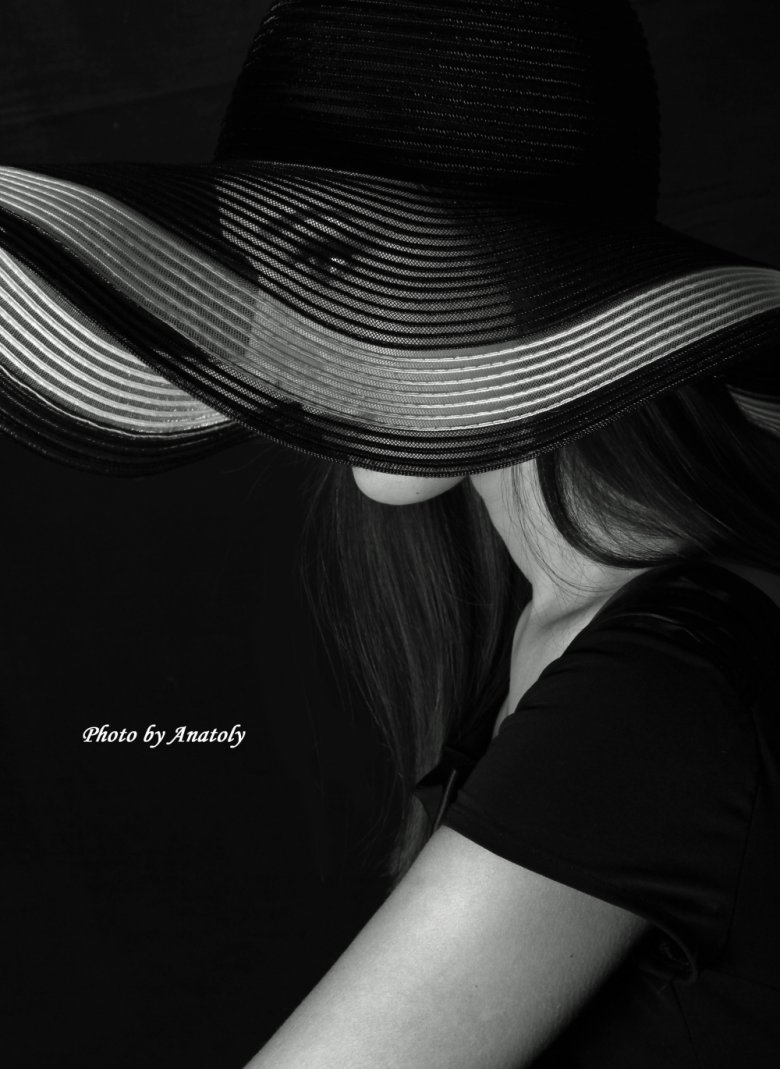 Девушка в шляпе