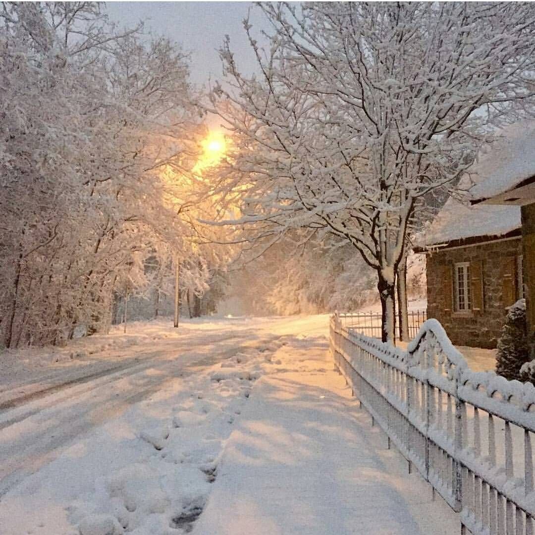 Деревня зимой живопись