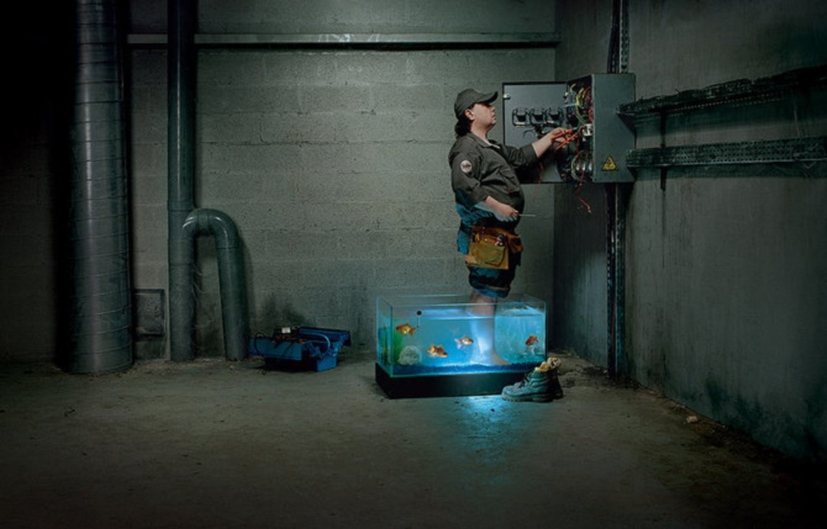 Креативная реклама электрика