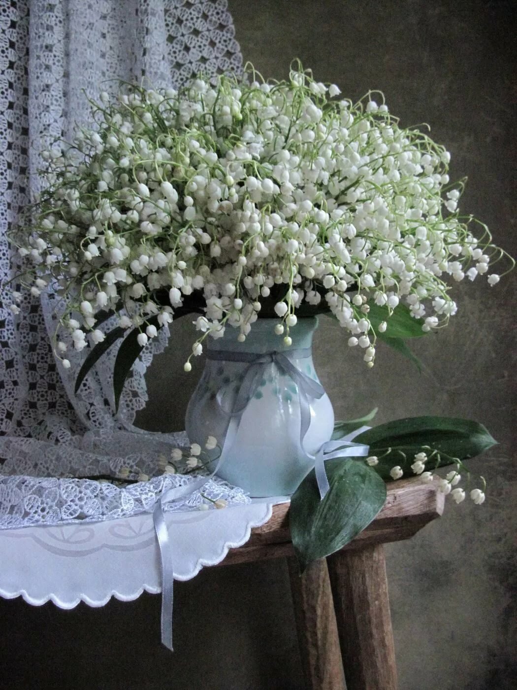 Букет ландышей в вазе