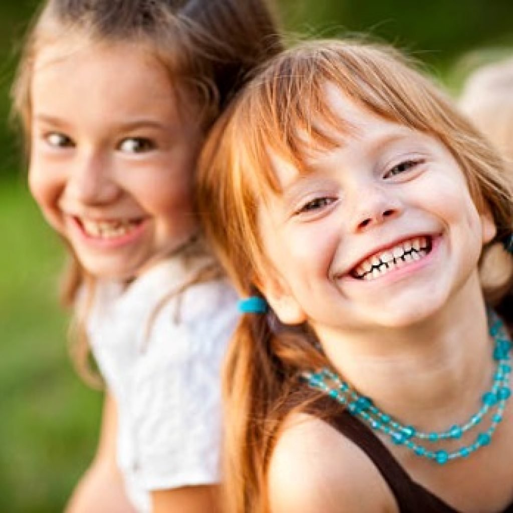 Радостные дети