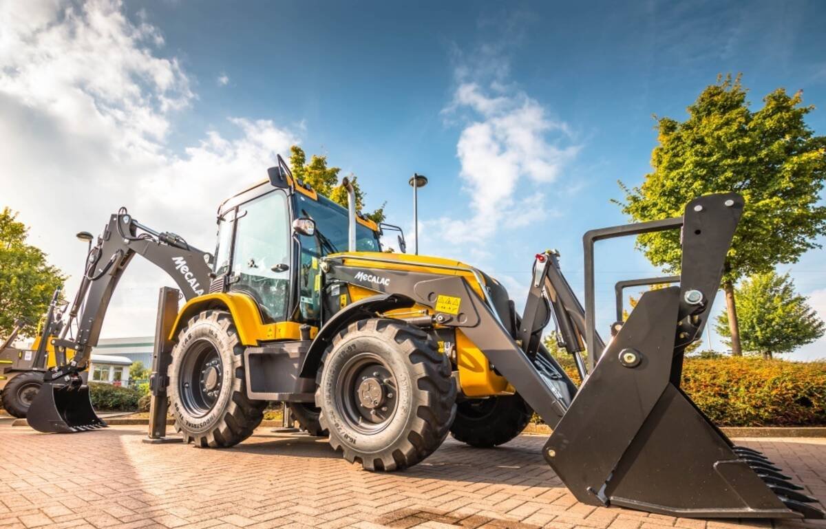 Экскаватор-погрузчик Mecalac tlb870